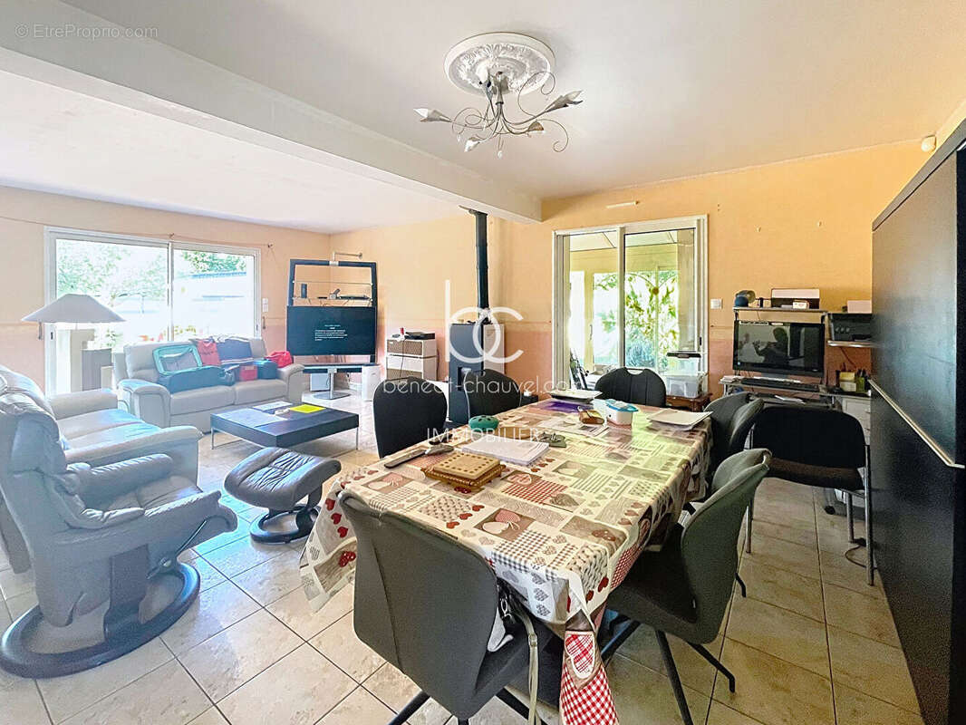 Surzur Maison 174 m² hors lotissement sur grand terrain clos - photo 2