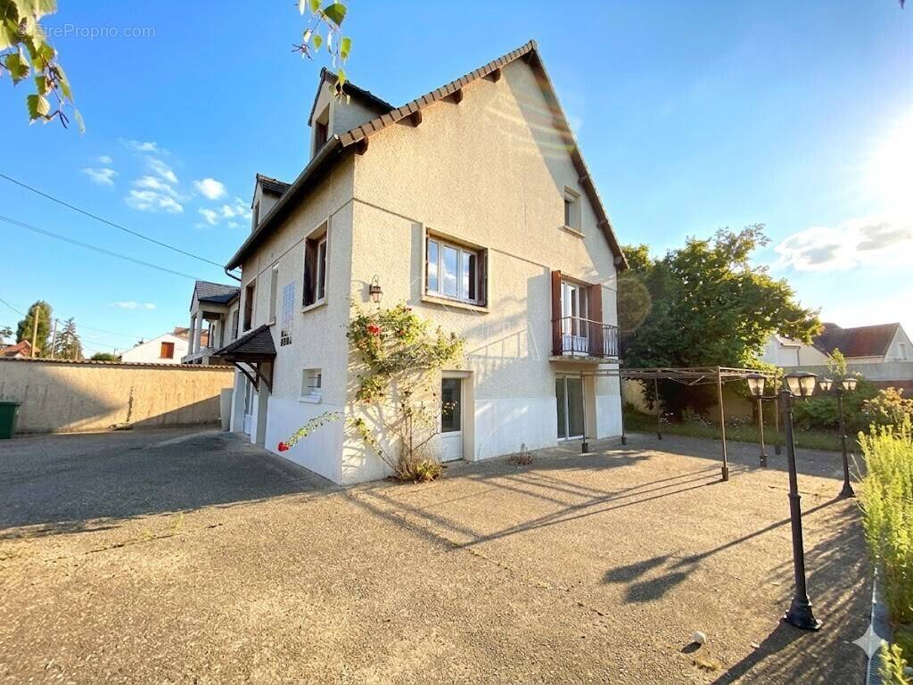 Maison à ROSNY-SUR-SEINE