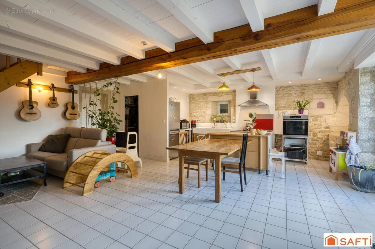 Photo 1 - Maison à SAINT-PORCHAIRE