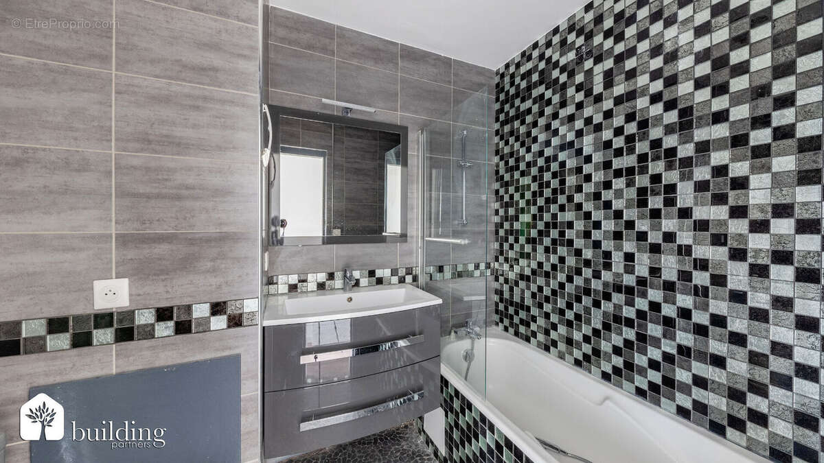 Appartement à LEVALLOIS-PERRET