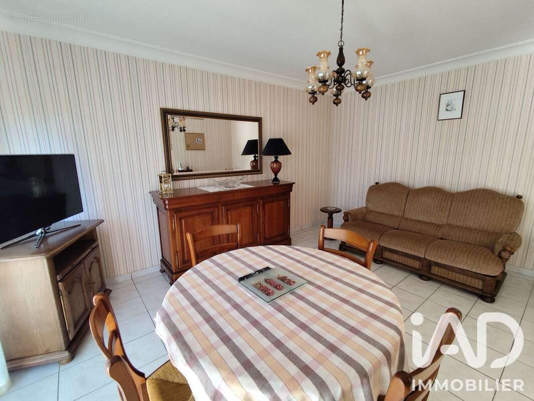 Photo 2 - Maison à BAINS-SUR-OUST