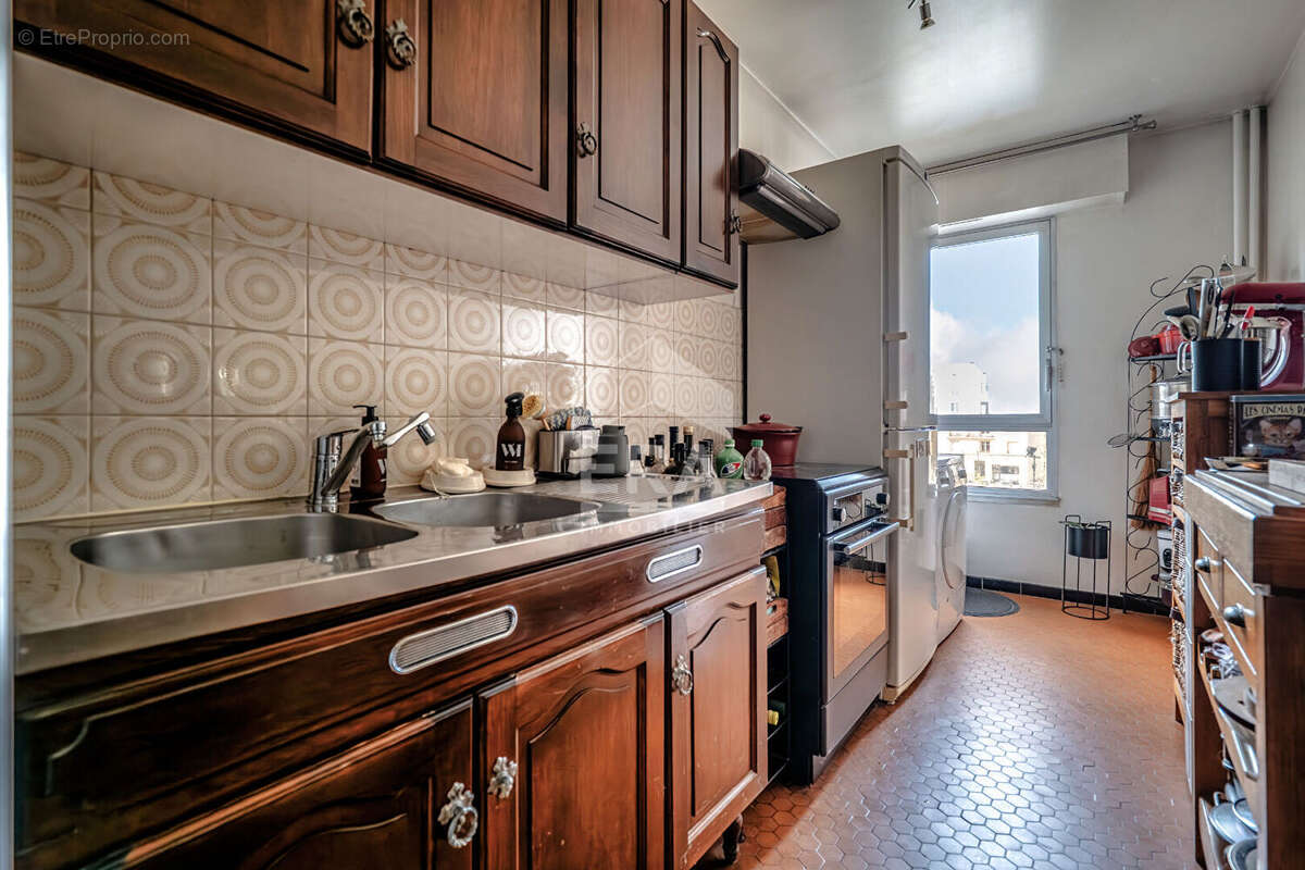Appartement à COURBEVOIE