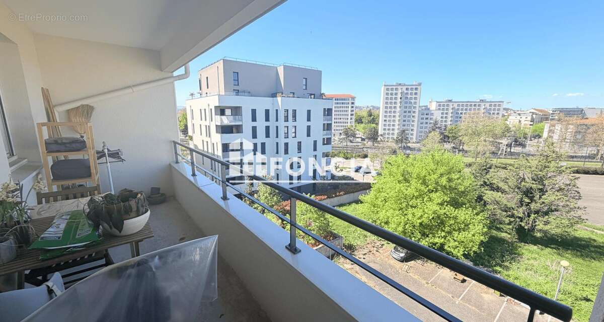 Appartement à LYON-8E