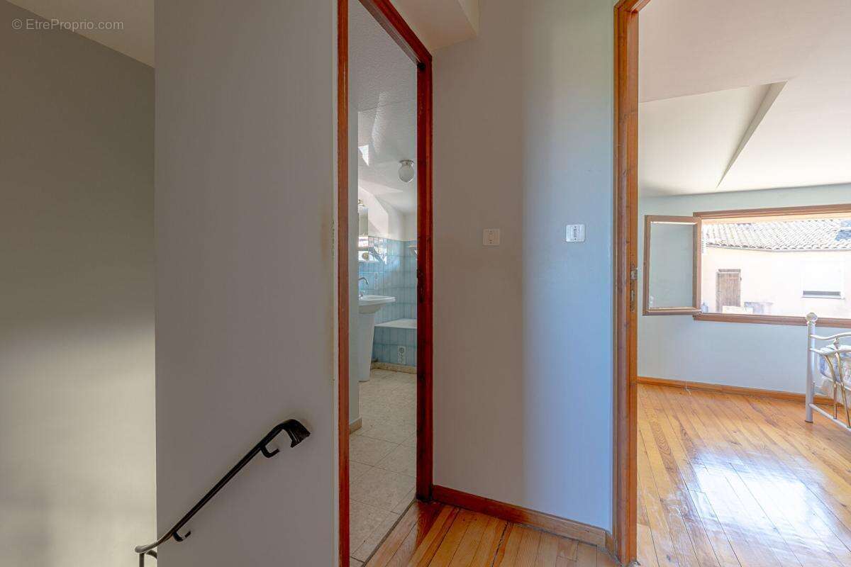 À vendre maison t5 de 88 m2 avec atelier à bouloc 31620 - photo 9