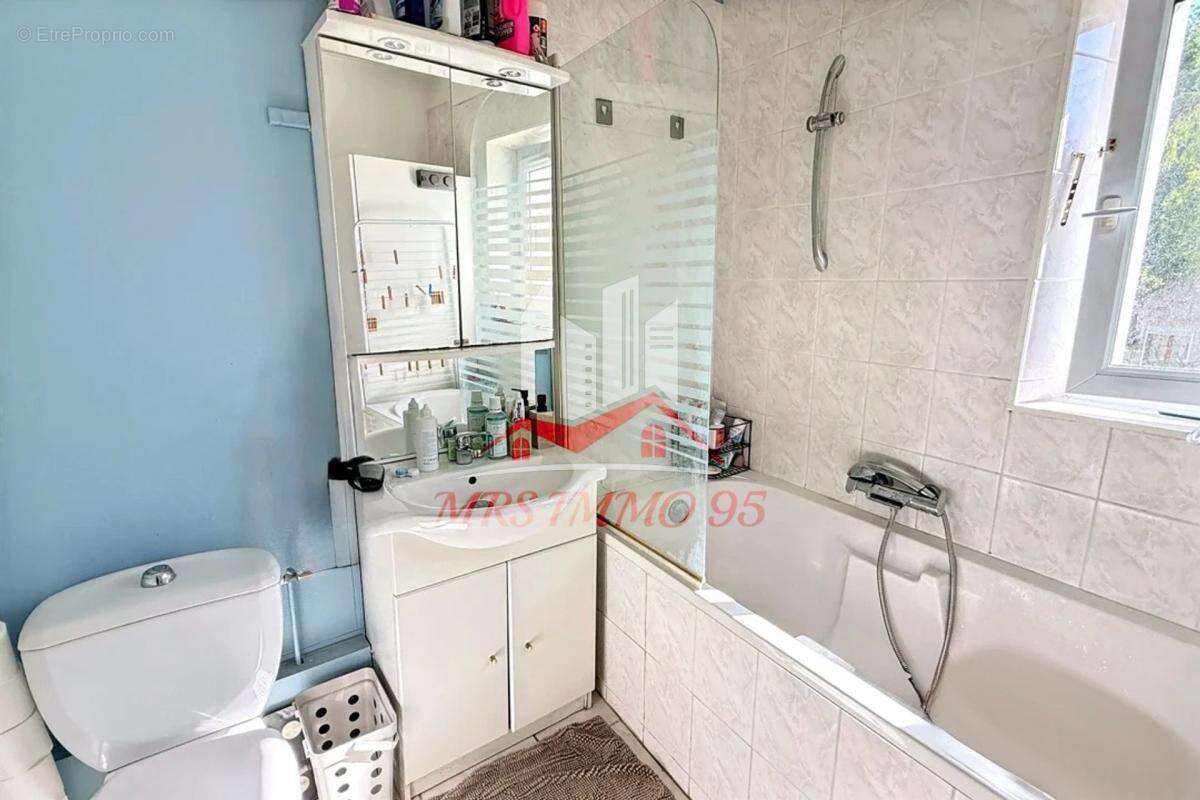 Appartement à CHAUMONTEL