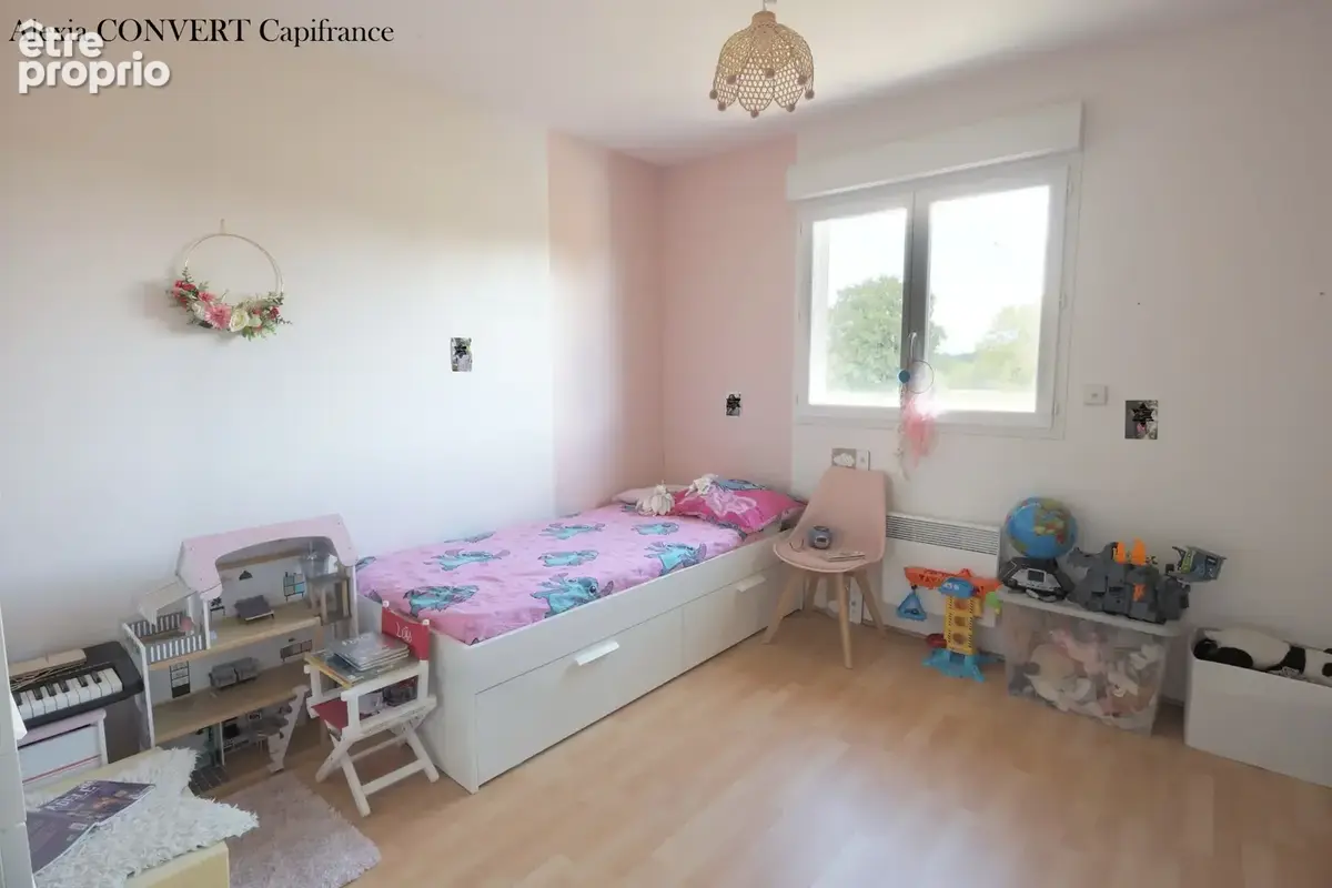 Maison familiale 5 pièces 135m² + terrain 1200m² CURTAFOND - photo 12