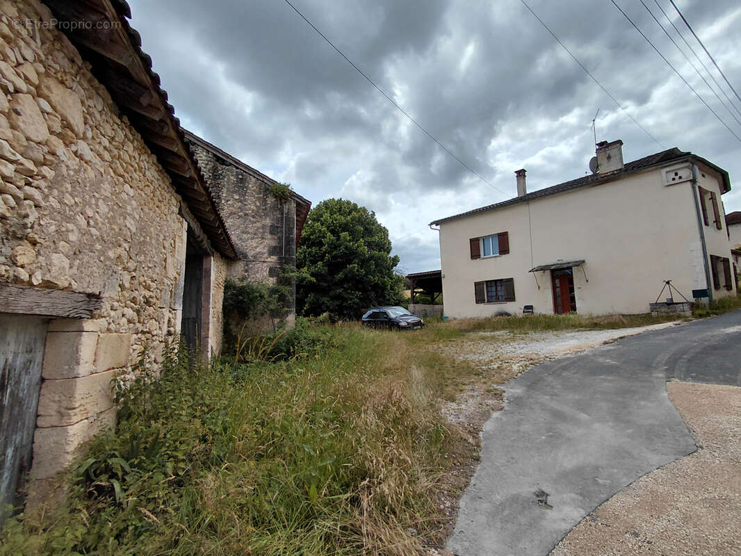 A vendre à montagrier - photo 2