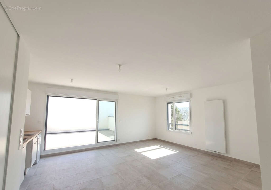 Appartement T1 - 2023 - 35.80 m2 - Terrasse - Parking + Cave + Local à vélos - photo 3