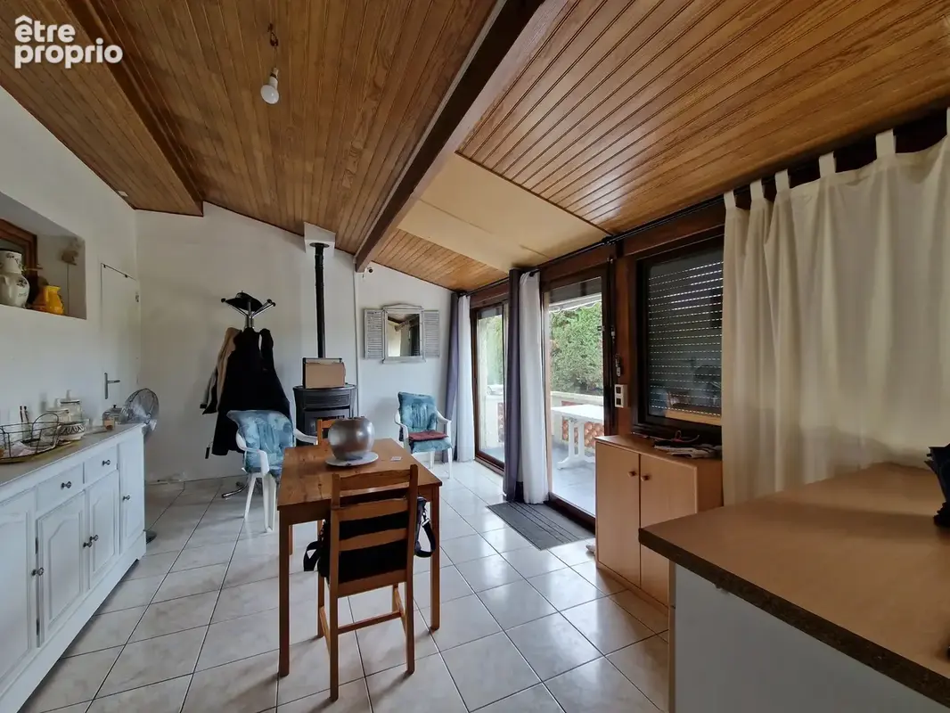 Immeuble à ORLIÉNAS - photo 19