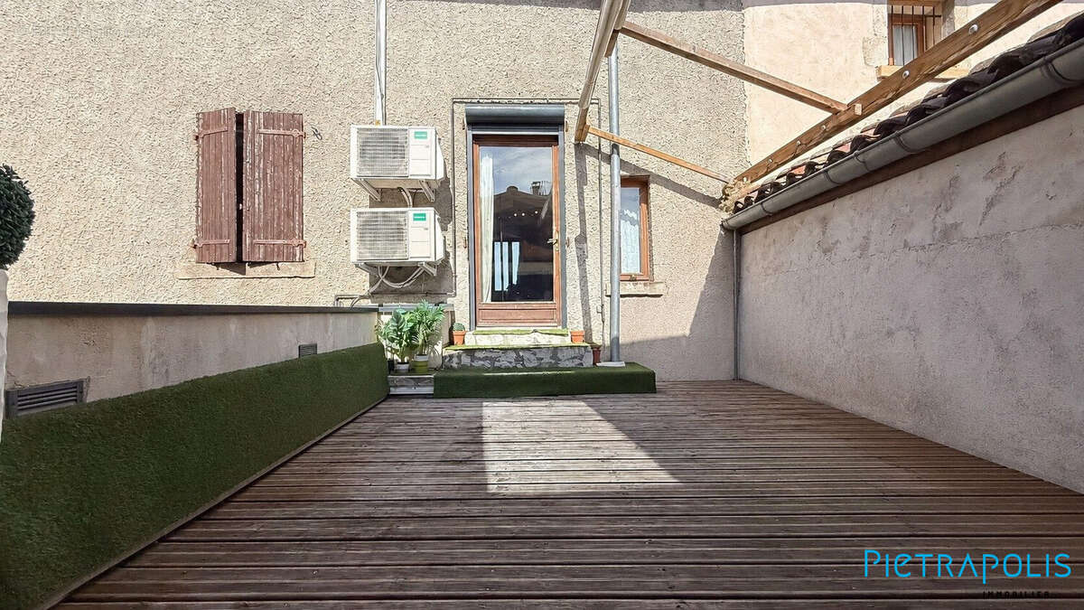 Maison 126 m² à Taluyers  - photo 9