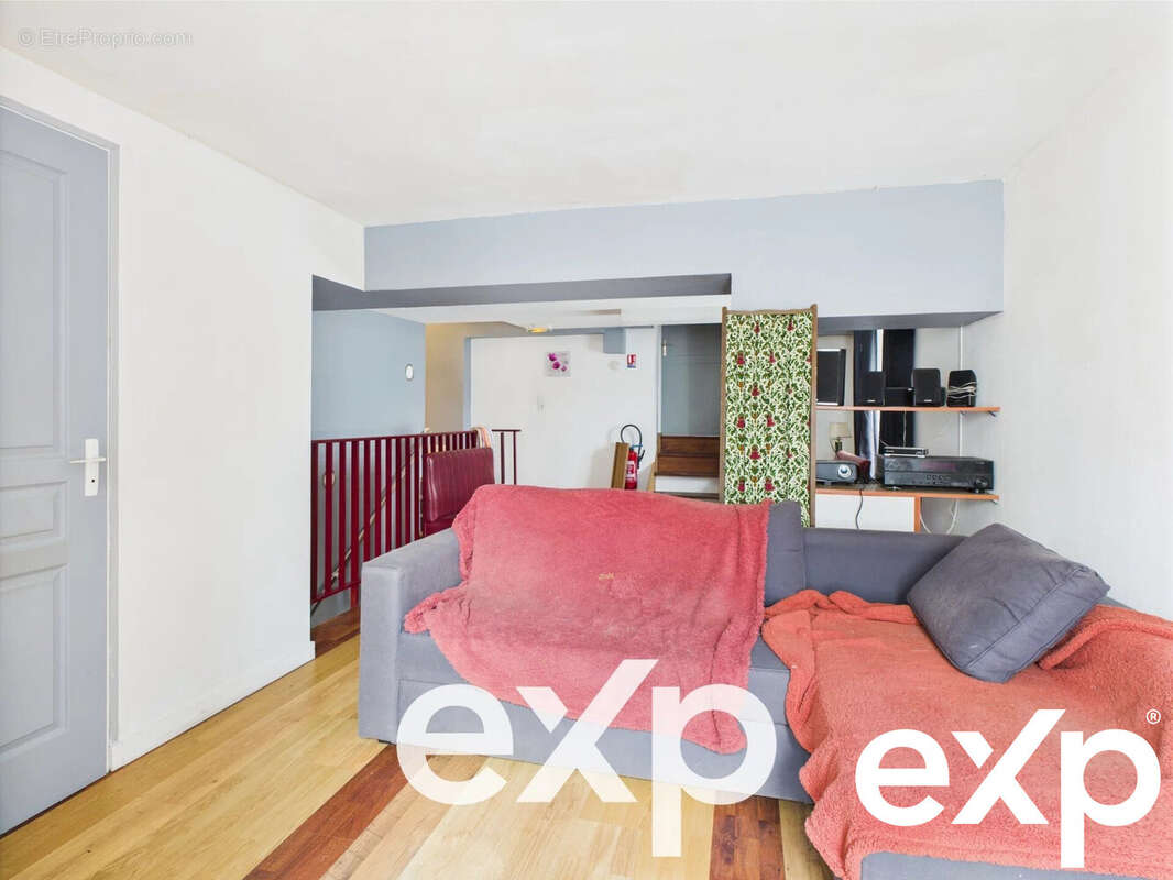 Maison à COULMIER-LE-SEC