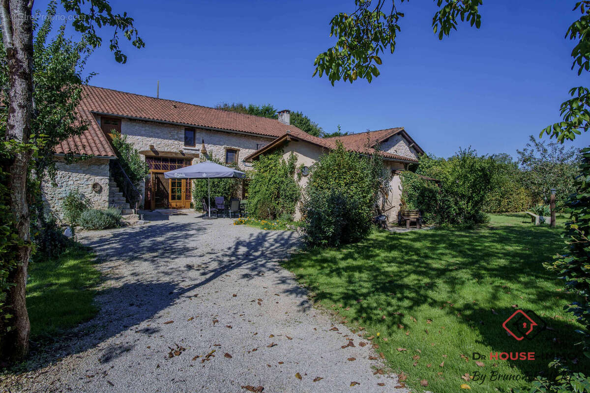 Maison à VAUNAC