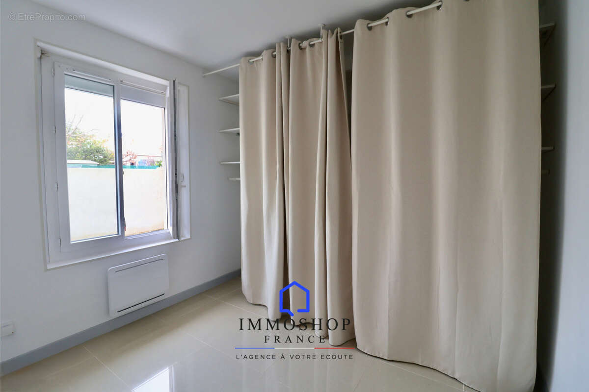 Rez de jardin - 44,1 m2 - 3 pièces - CARRO 13500 - photo 4