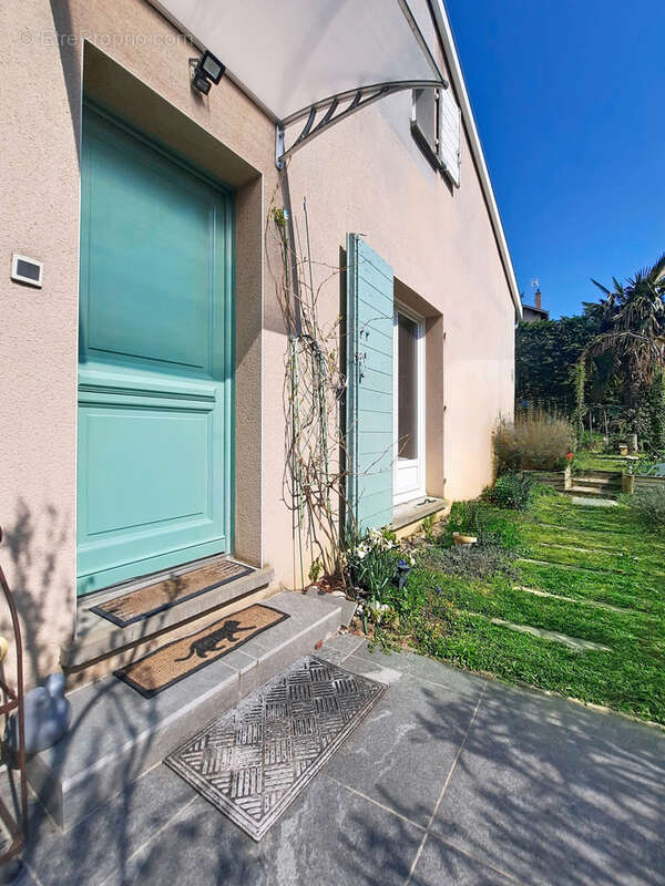 Maison à SAINT-SYMPHORIEN-D'OZON