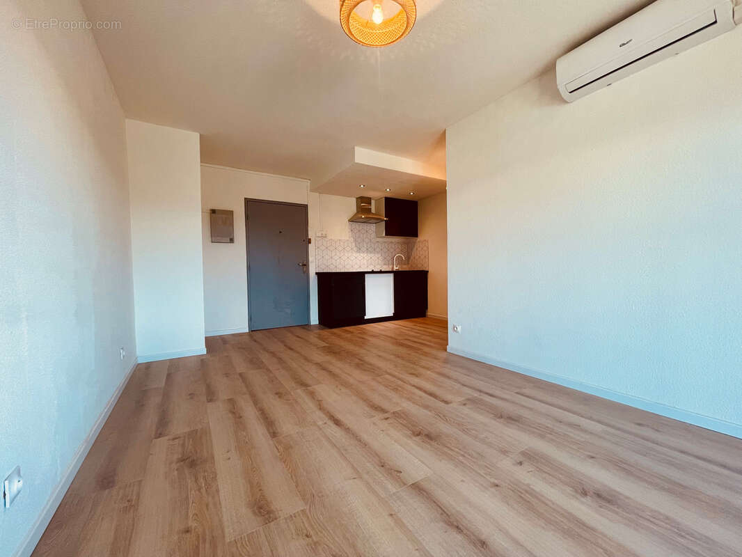 À vendre à Perpignan : appartement F1 BIS avec balcon et climatisation - photo 2