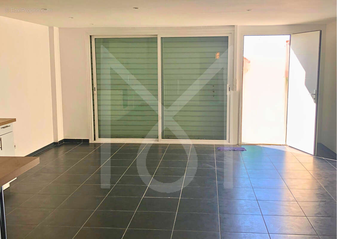 Commerce à MARSEILLE-15E