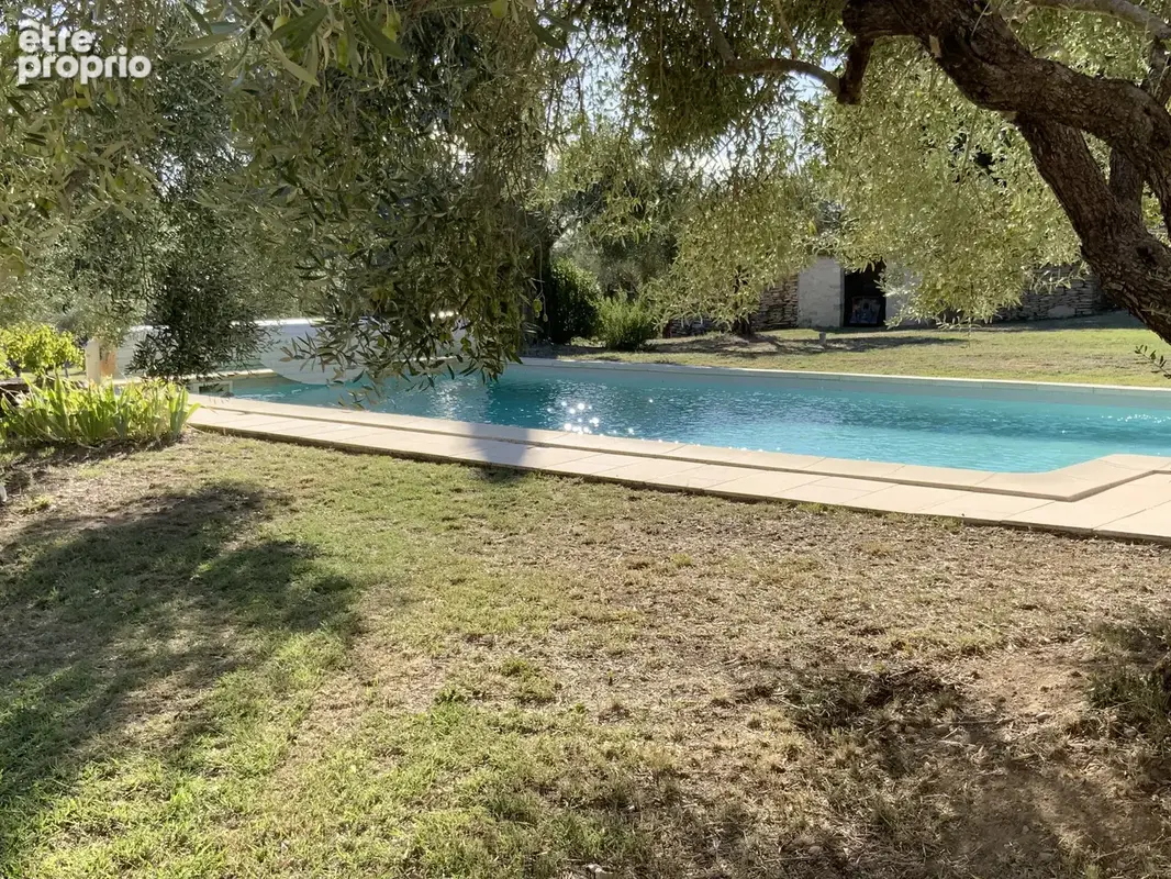 Propriété située à Uzès dans un secteur résidentiel. - photo 16