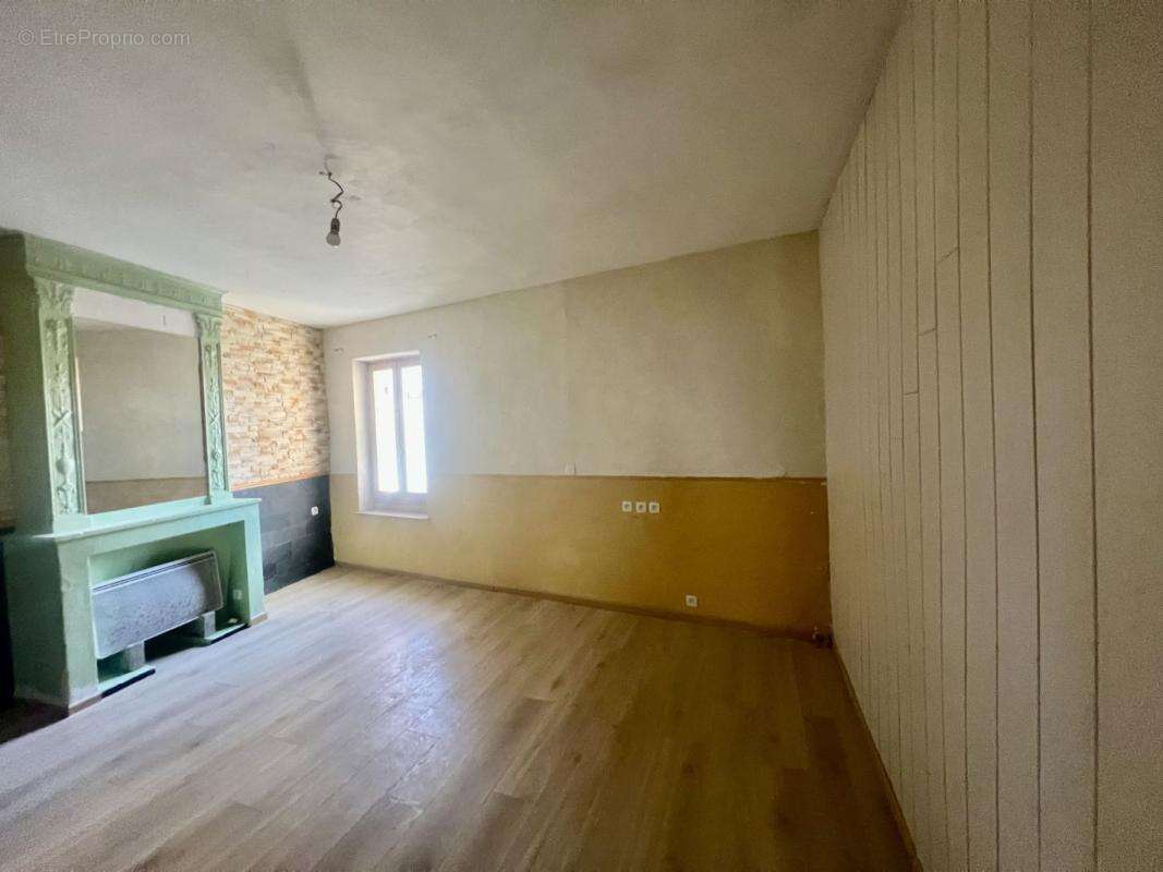 Maison 93 m² à Saint-Gilles  - photo 4
