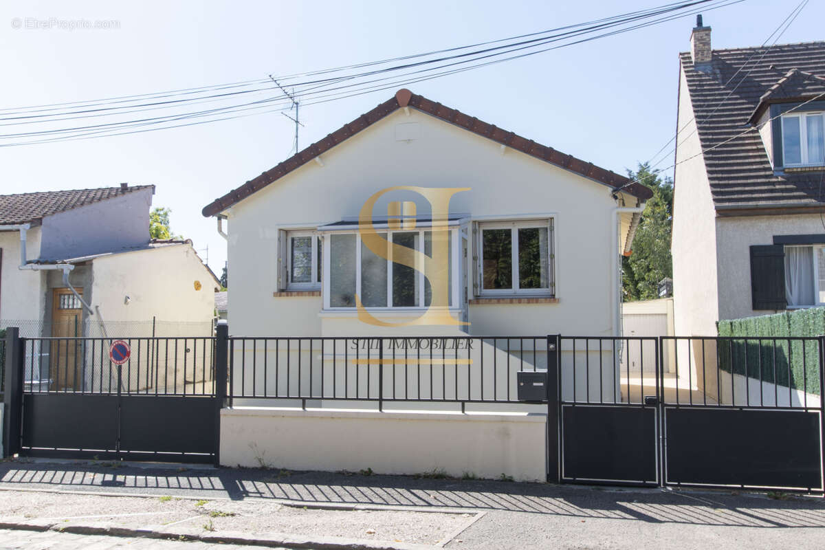 Maison à VIGNEUX-SUR-SEINE