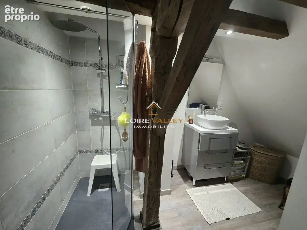 Caractère et authenticité pour cette maison avec vue Loire - photo 7