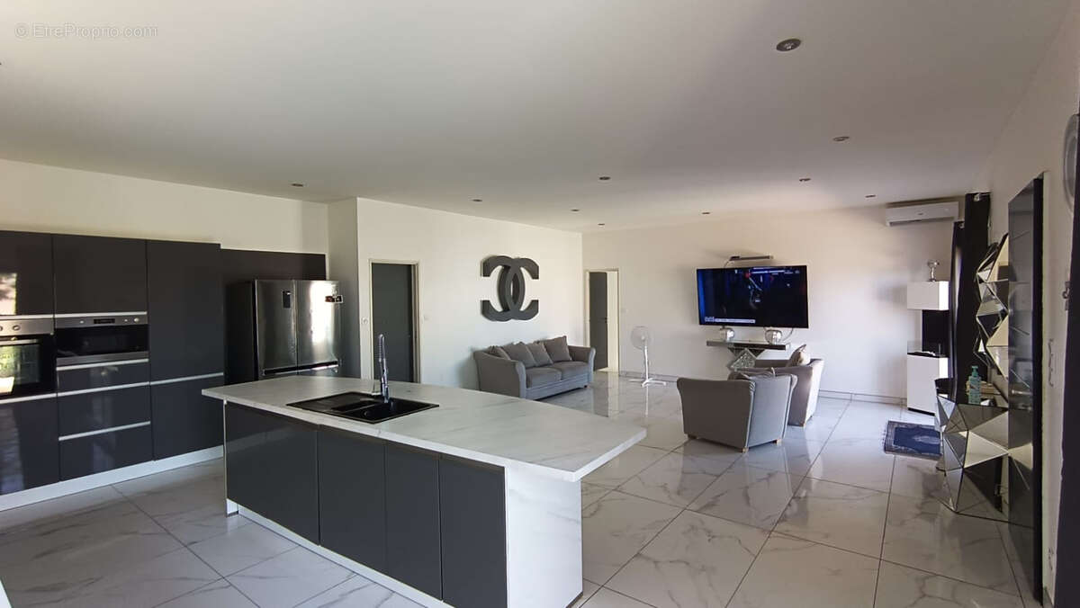 Maison à LEZIGNAN-CORBIERES