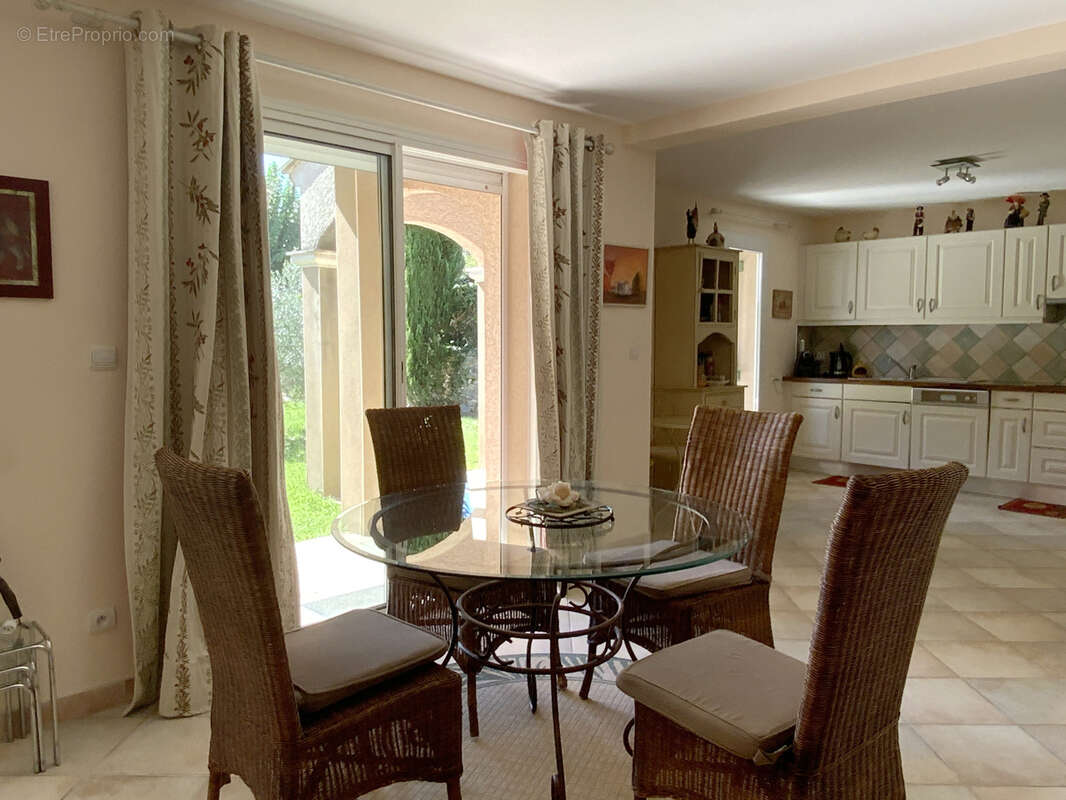 Villa avec piscine à 4 km d' Uzès. - photo 9
