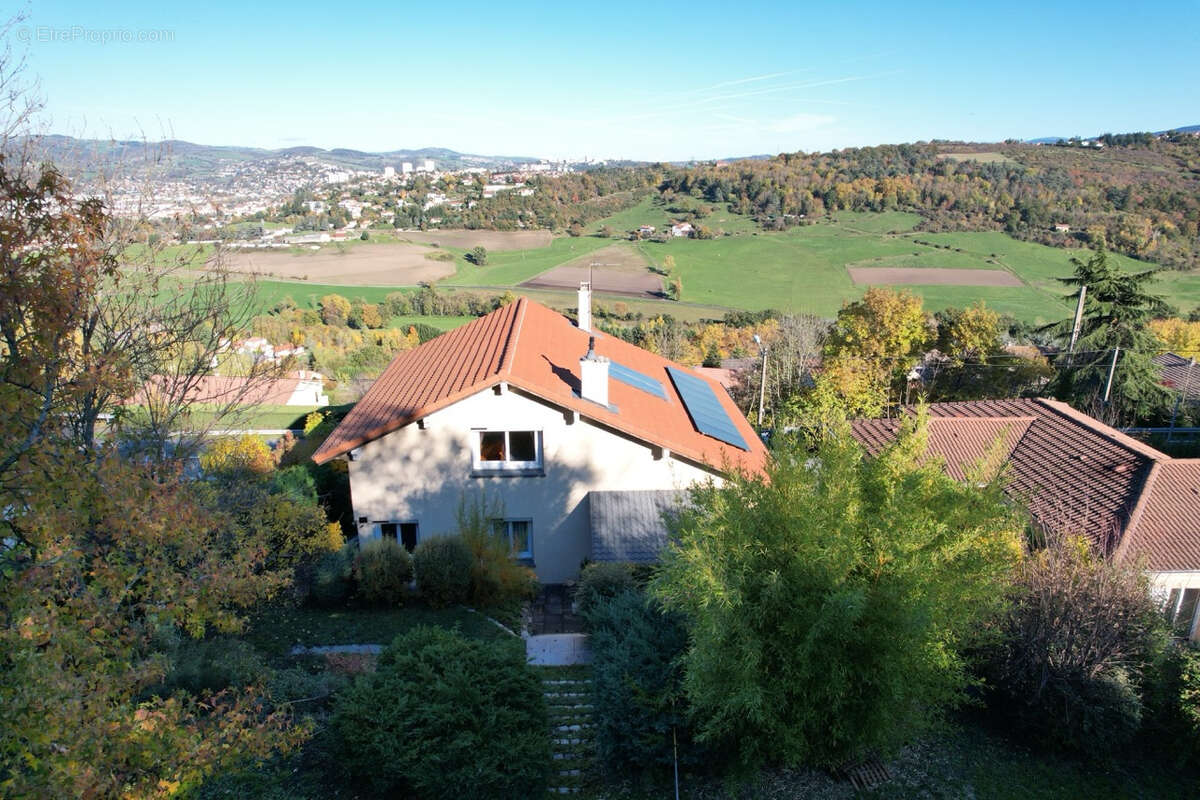 Maison à SAINT-GENEST-LERPT