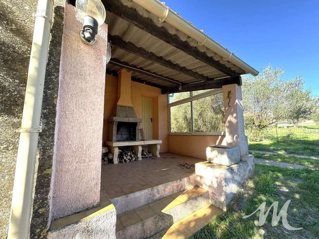 Maison à FOX-AMPHOUX