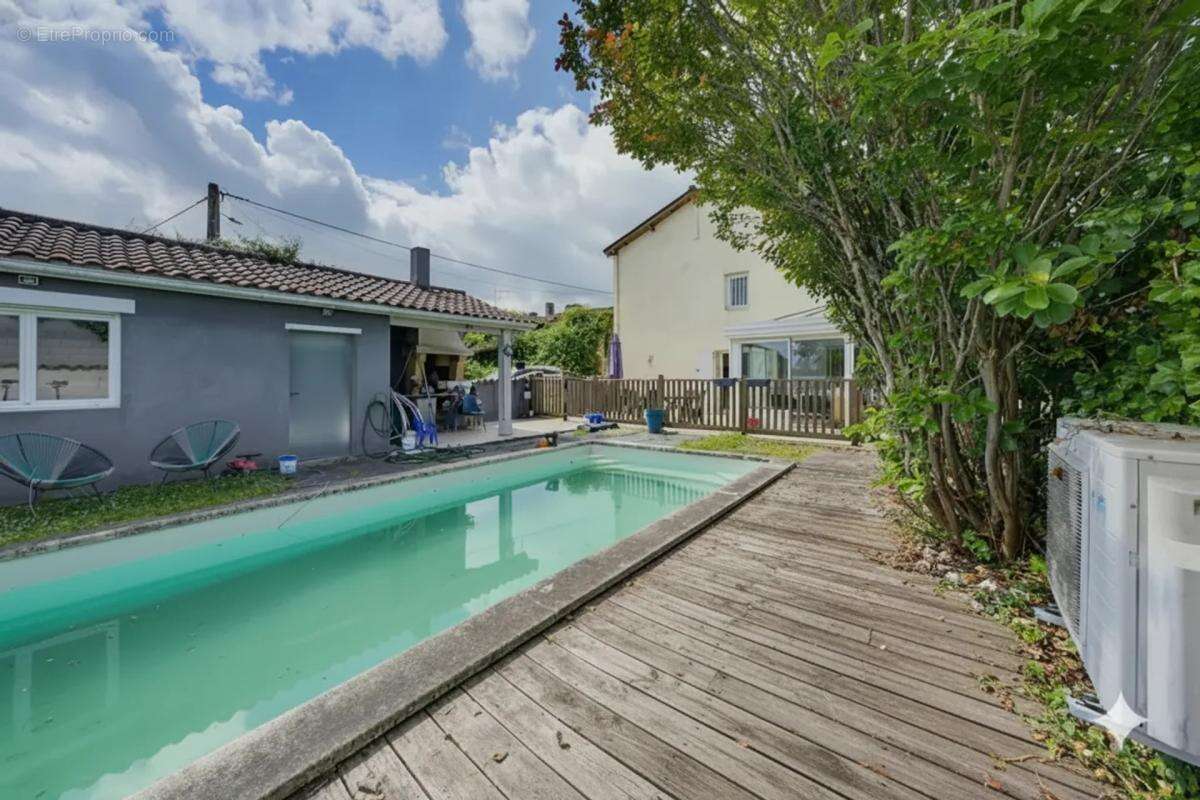 Maison de 6 pièces de 160 m² à Izon - photo 16