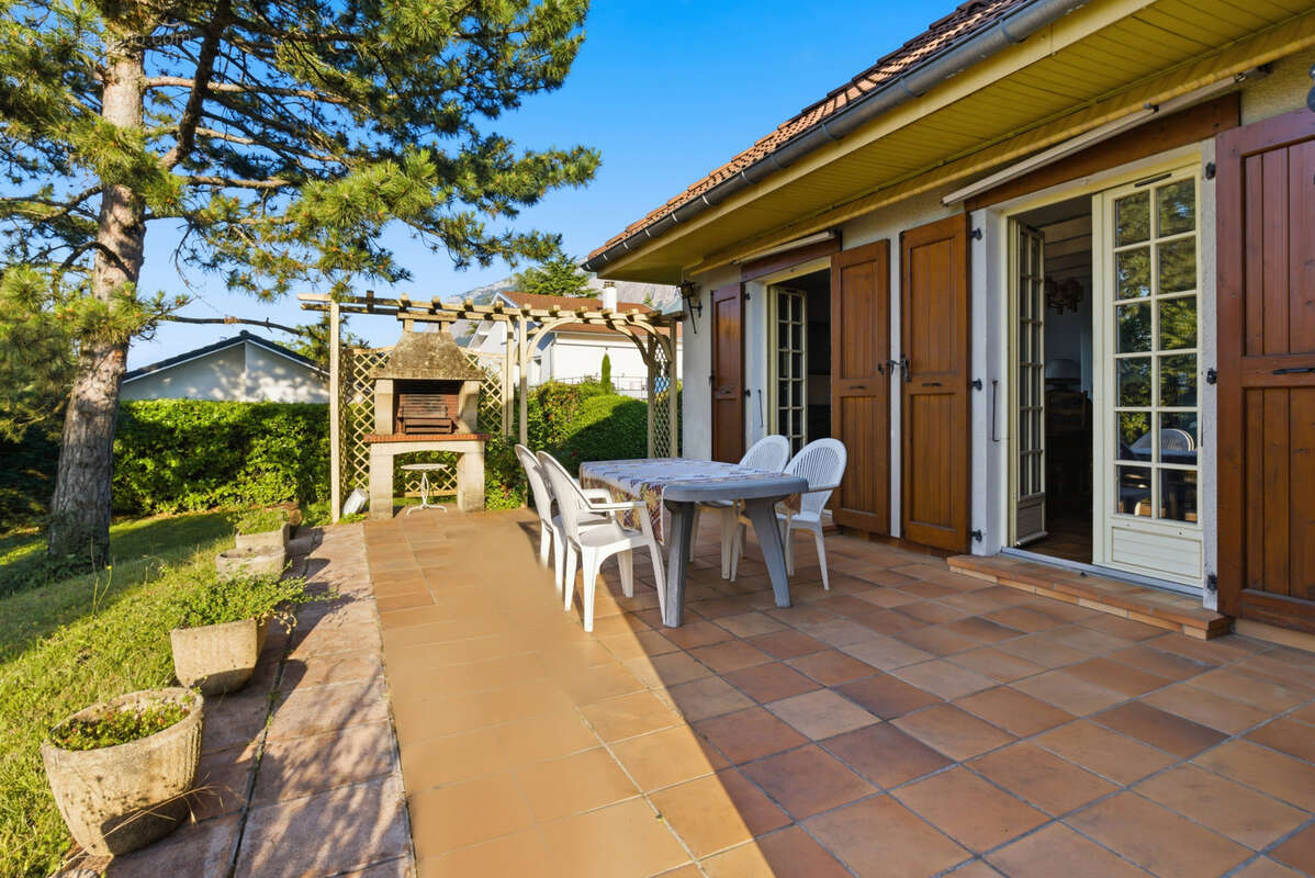 Appartement à SAINT-NAZAIRE-LES-EYMES