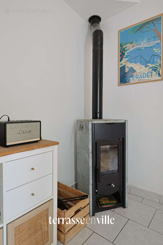 Appartement à LE REVEST-LES-EAUX