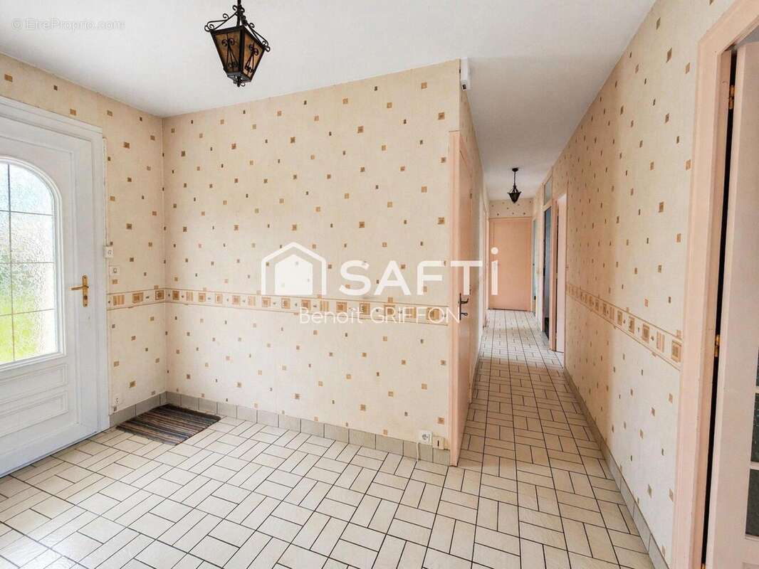 Photo 6 - Maison à LA ROMAGNE