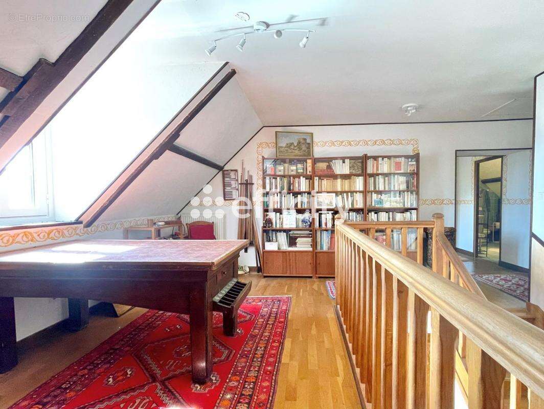 Maison à VARENNES-VAUZELLES