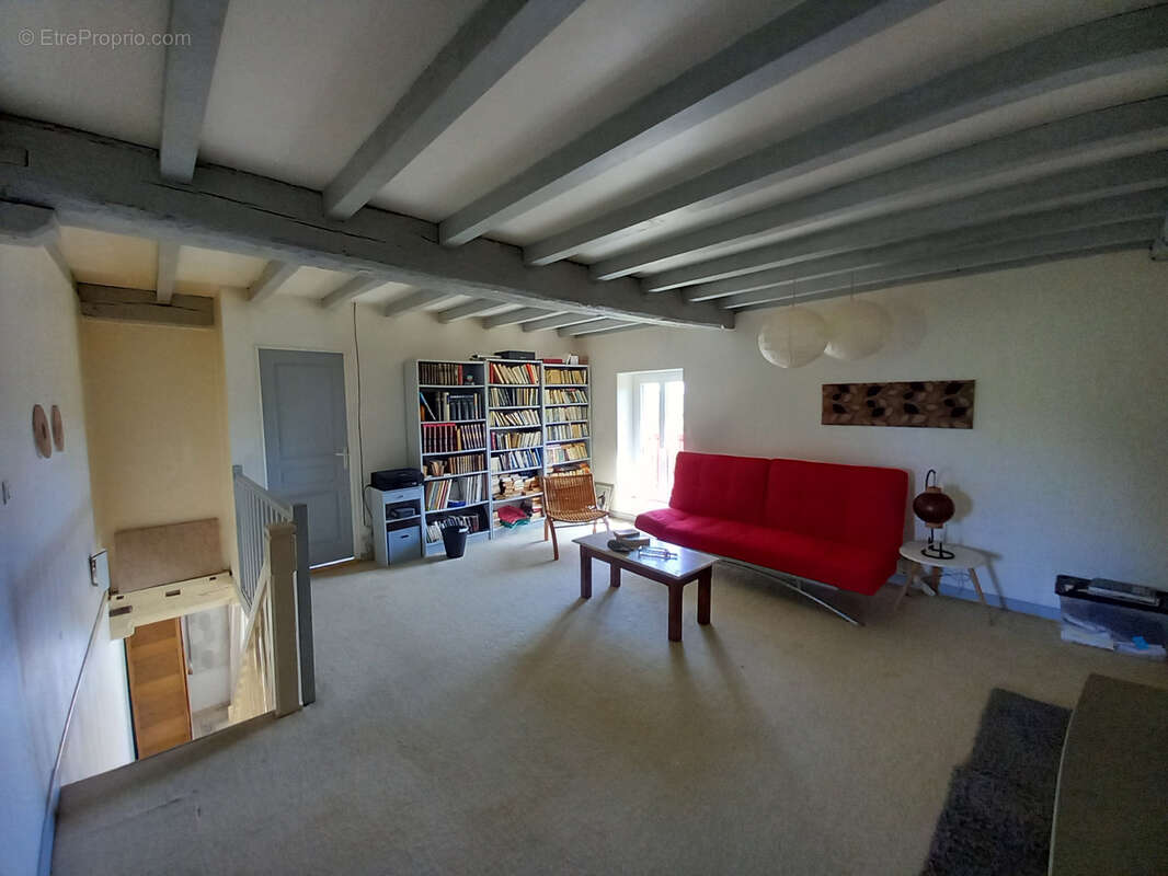 Maison avec 2 logements un T4, unT3 et une dépendance. - photo 9