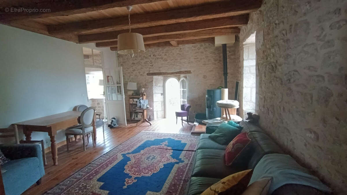 Maison à LA ROCHEFOUCAULD