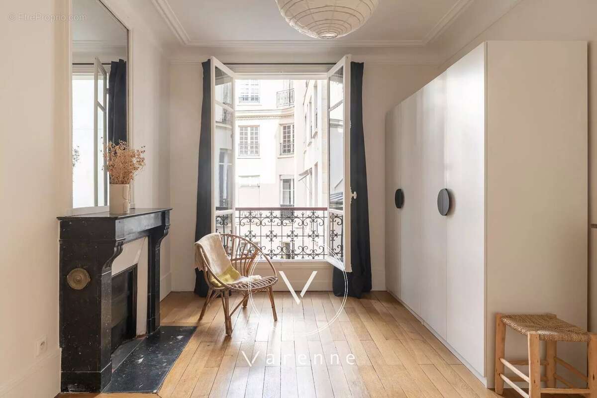 Appartement à PARIS-7E