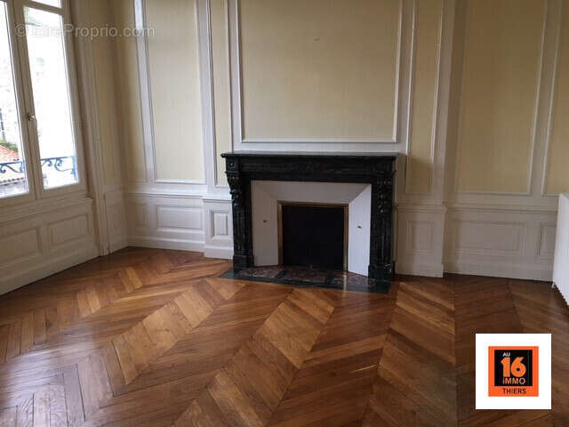 Appartement 560 m² à Thiers  - photo 4