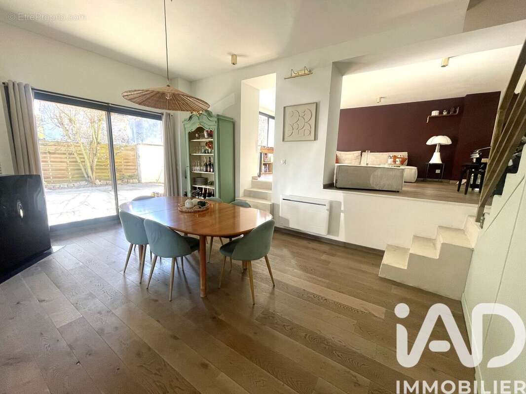 Photo 2 - Maison à QUINCY-VOISINS