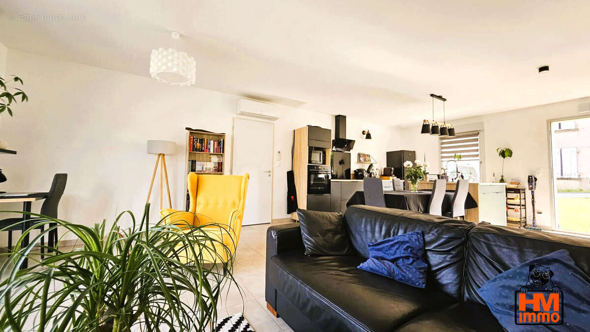 Maison à SAINT-YRIEIX-LA-PERCHE