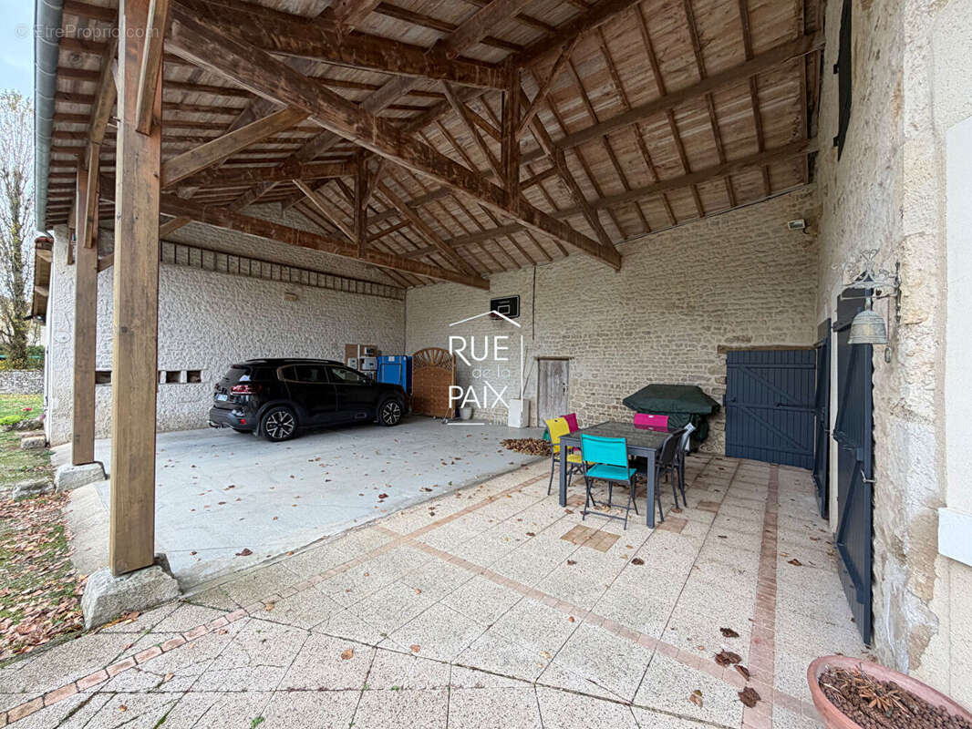 Maison à AZAY-LE-BRULE