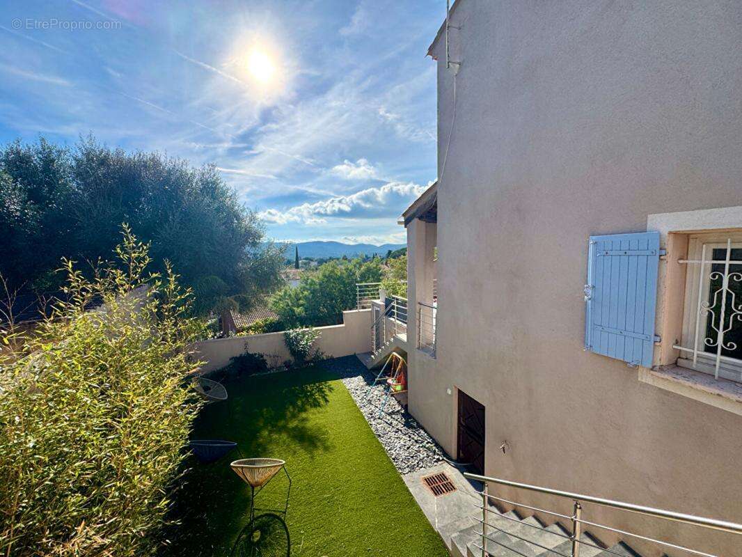 Maison à BORMES-LES-MIMOSAS