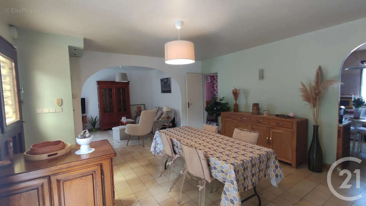 Maison 126 m² à Saint-Loup  - photo 2