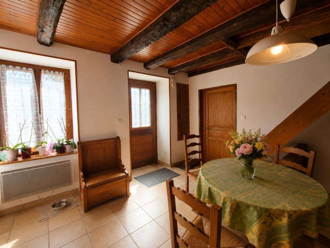 Maison 5 pces, 100 m² – Grange 85 m² – Terrain 5 250 m² dont parcelle constructible – Châteauneuf-la-Forêt - photo 2