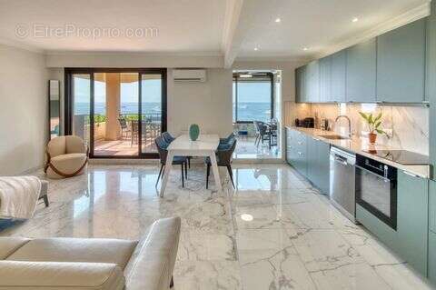 Appartement à ROQUEBRUNE-CAP-MARTIN