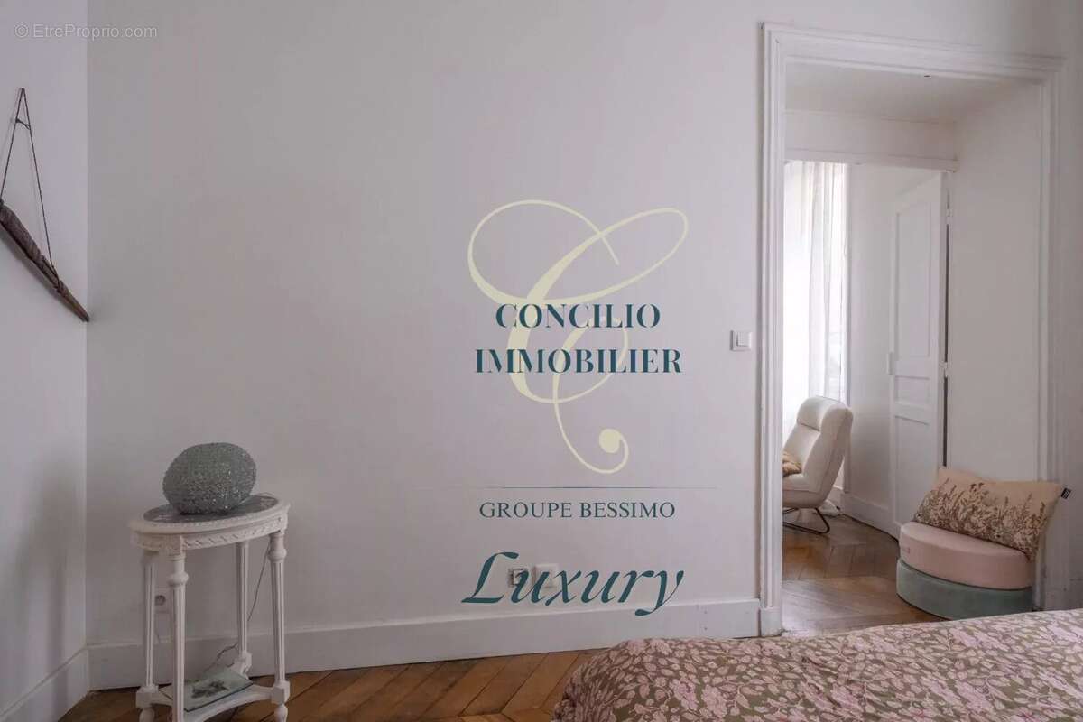 Appartement à PARIS-8E