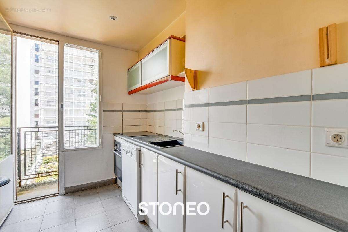 Appartement à PARIS-14E