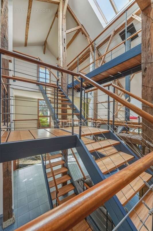 Maison à SAINT-GENIS-POUILLY