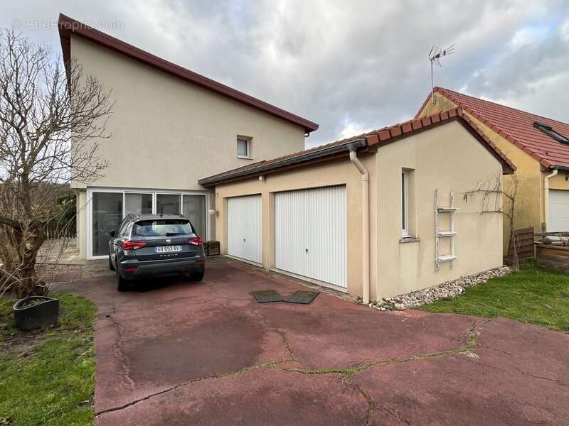 Maison à ROSIERES-AUX-SALINES