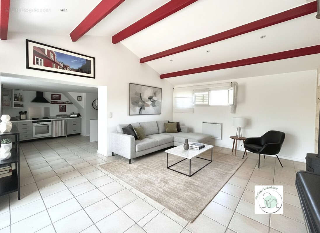 Maison 155 m² à Saint-Ciers-De-Canesse  - photo 5