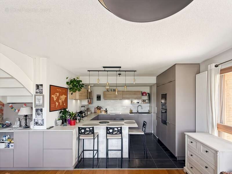 Superbe Duplex T4 - Double Terrasse - Parking - Entre Nansouty et Barrière de Bègles - photo 8